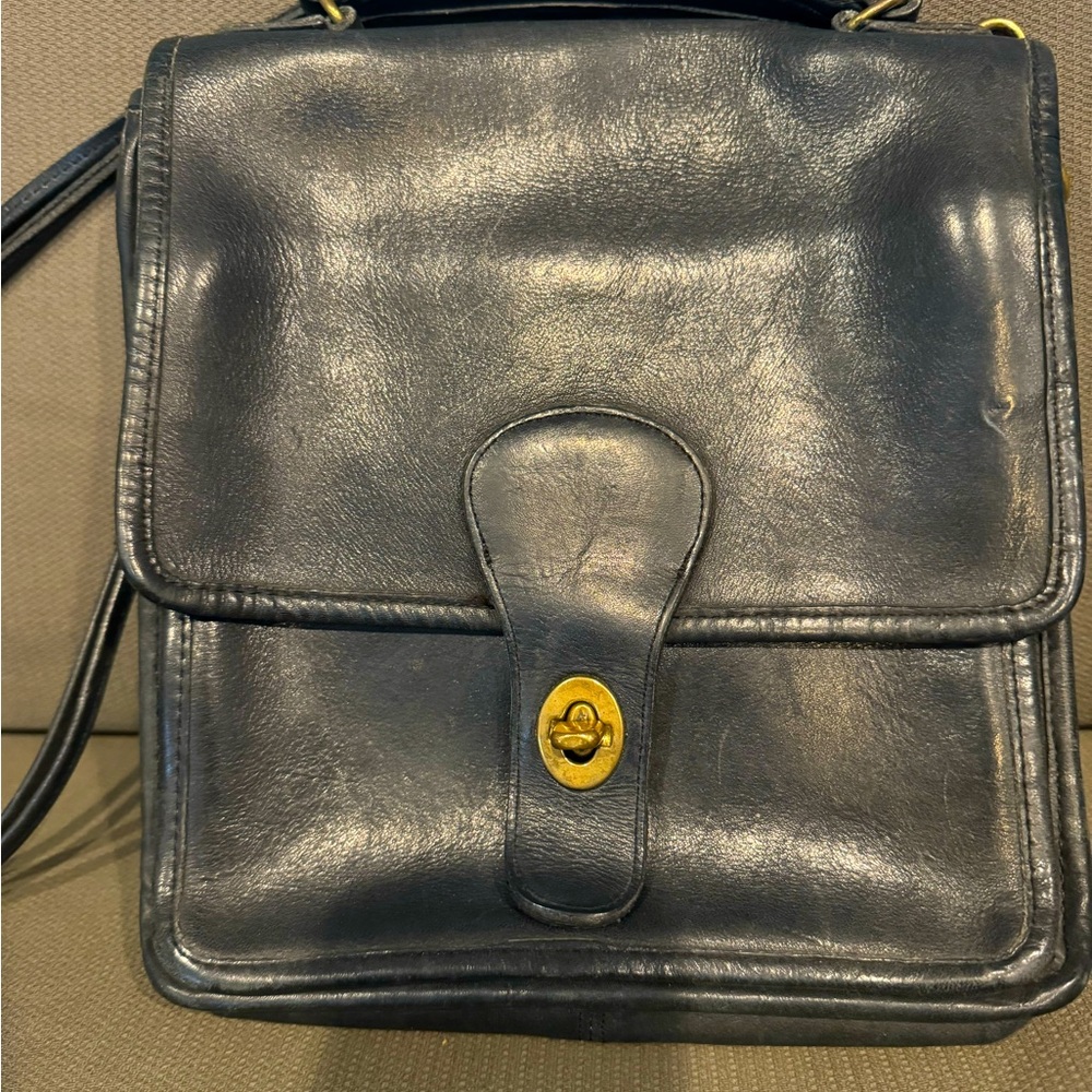 Coach Vintage Station Bag, black leather. 9 by 9, detachable strap.